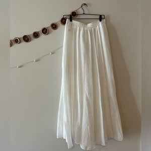 White 100% cotton maxi skirt. Great condition, no size tags.
